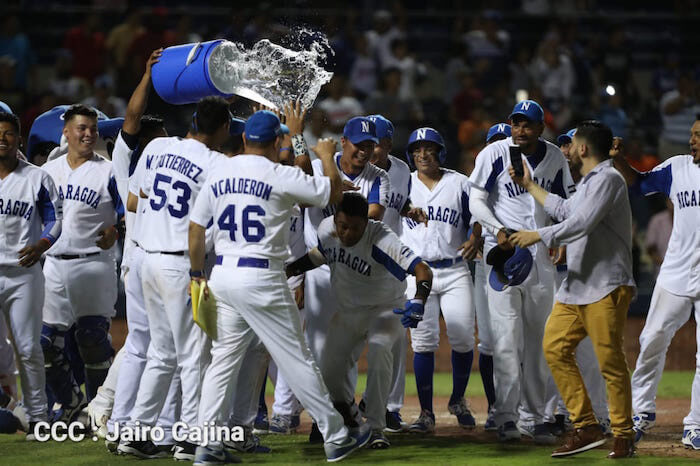 nicaragua deja tendido a Puerto Rico con gran Slam de V&aacute;squez